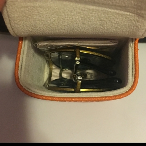 Tory Burch sunglasses - Picture 4 of 4